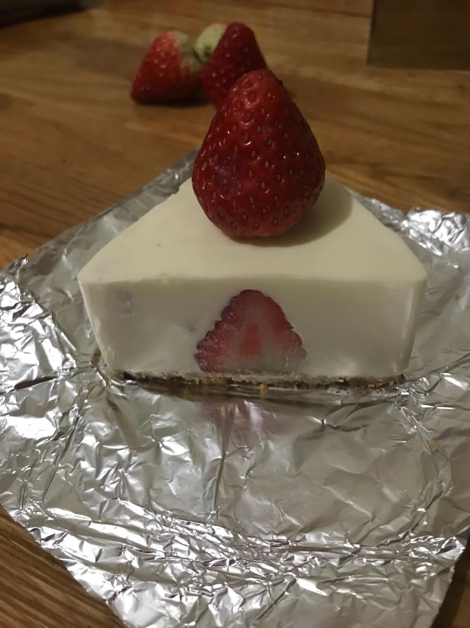 超简单的草莓芝士蛋糕