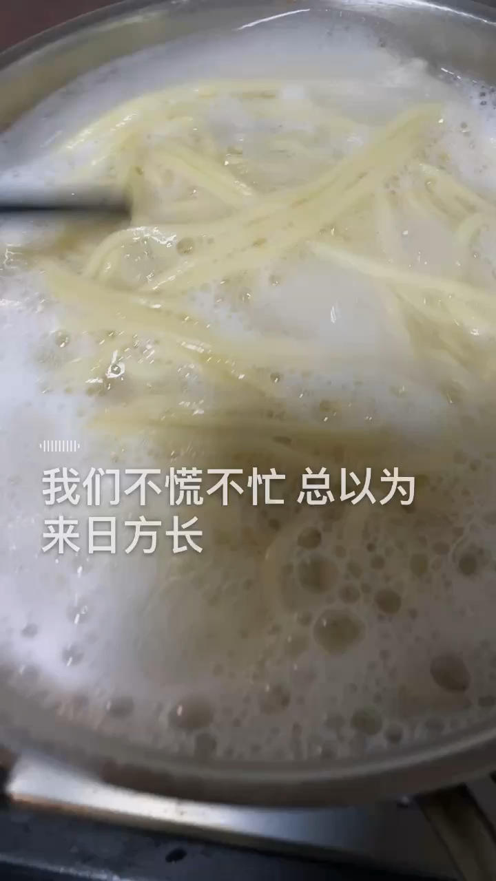 纯鸡蛋面条