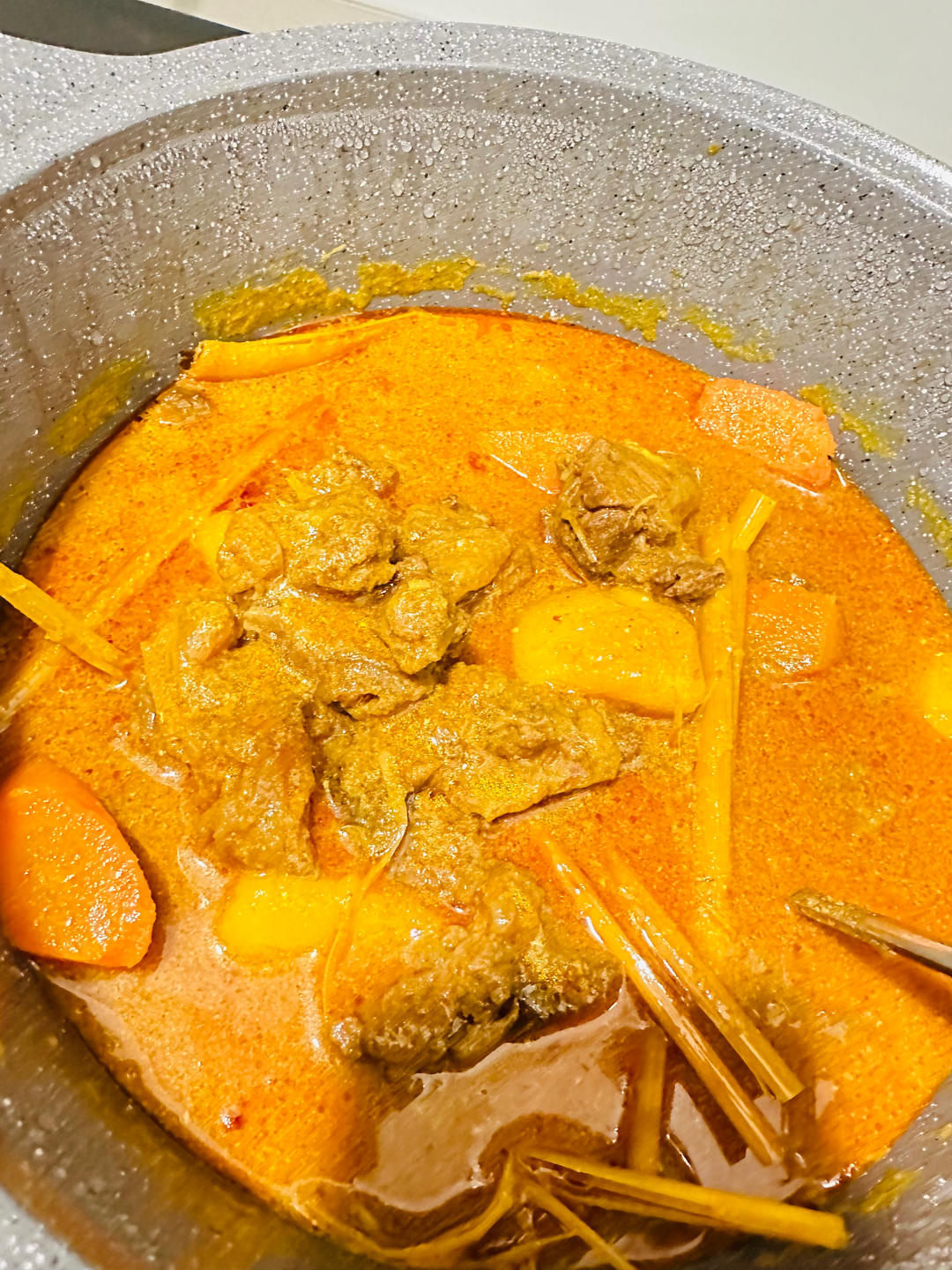 「马蹄厨房」港式咖喱牛腩