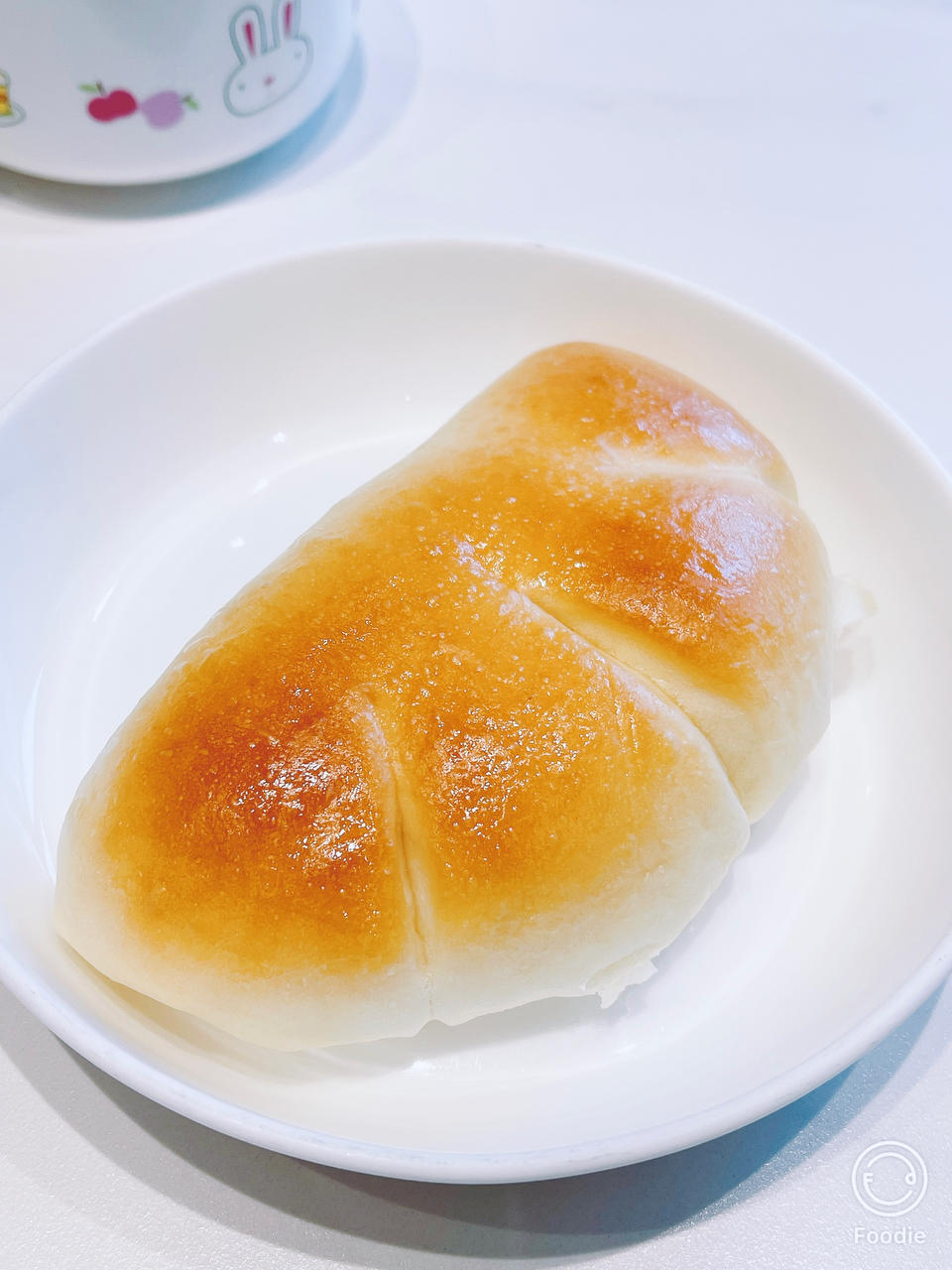 复古卡仕达夹馅面包