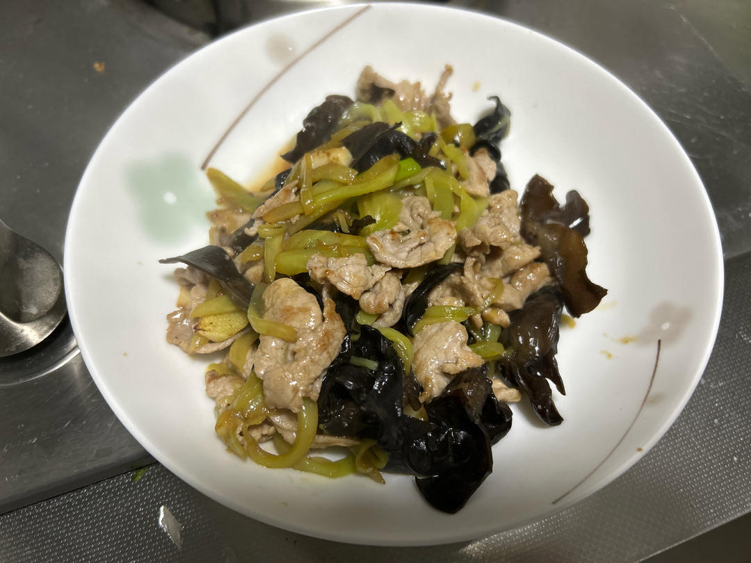青笋木耳肉片