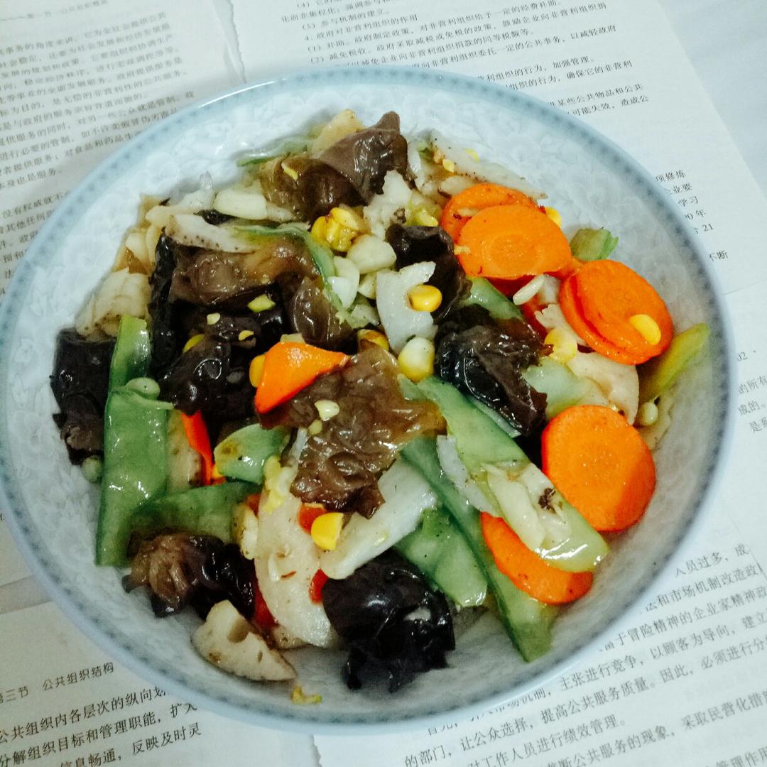素菜也可以这么美—荷塘小炒