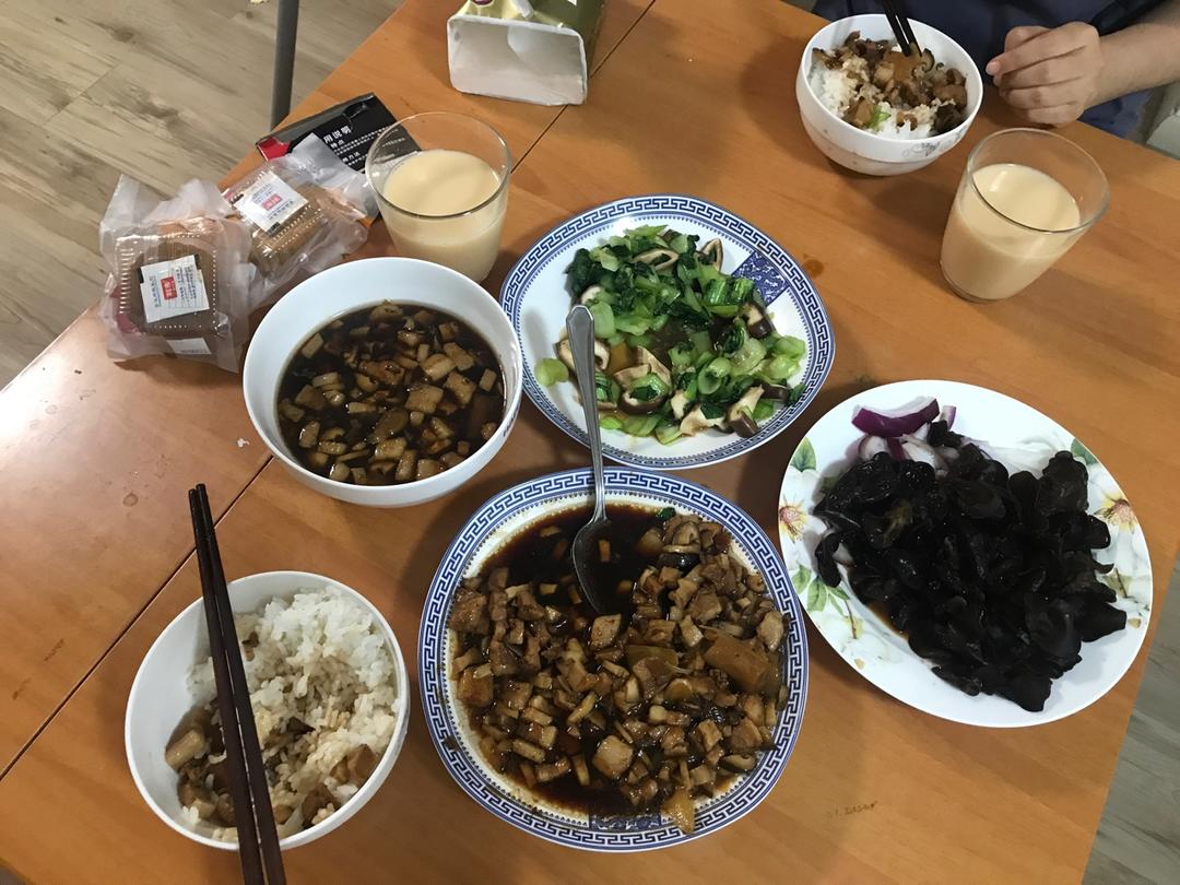 好吃到停不下来的卤肉饭