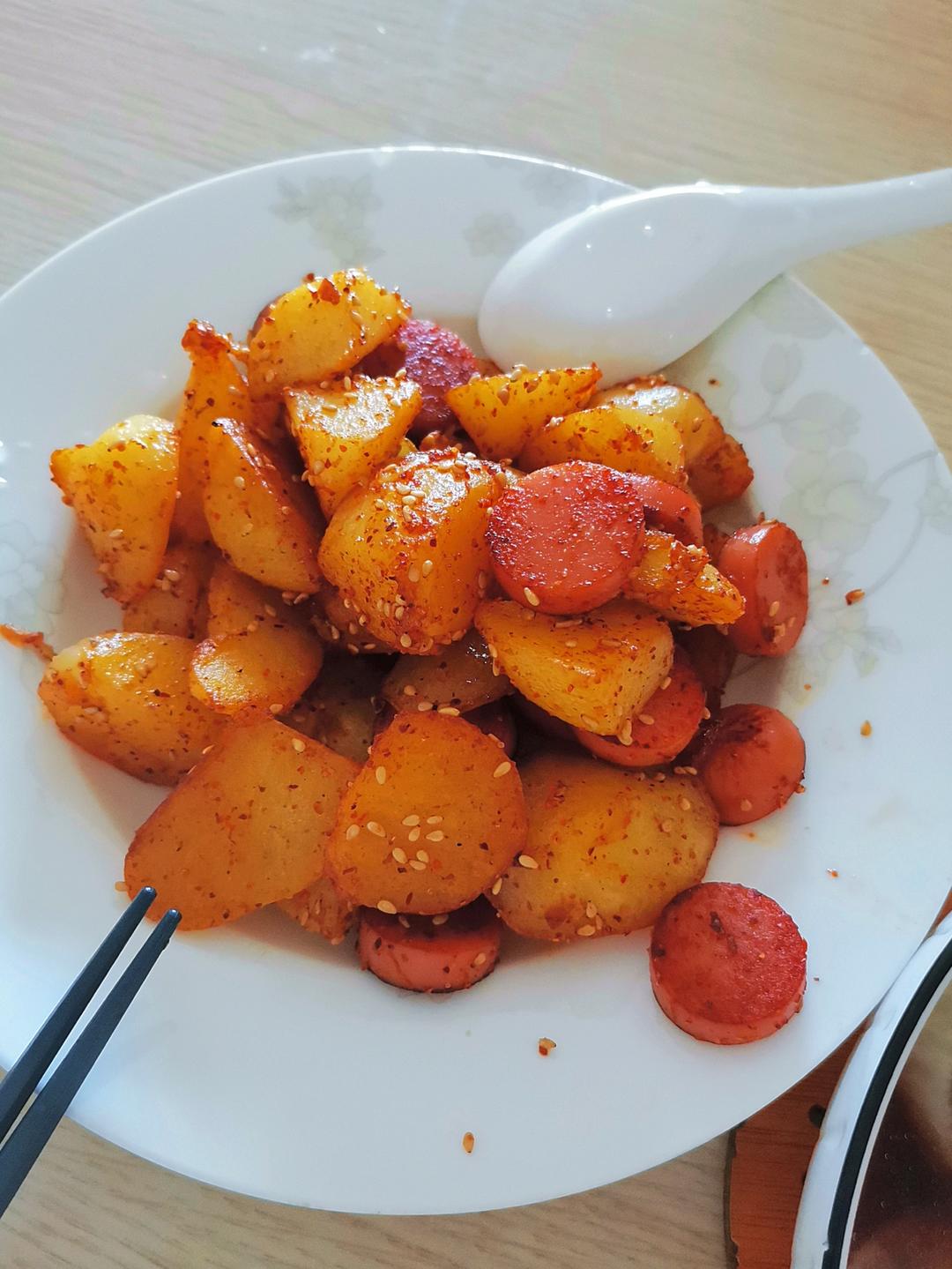 孜然火腿土豆丁