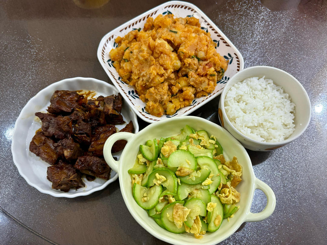 红烧排骨｜酱香浓郁