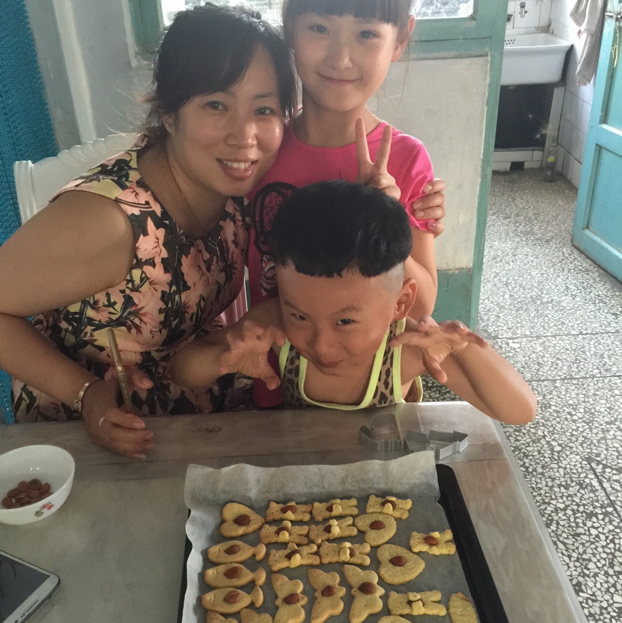 抱杏仁的小熊（造型饼干）
