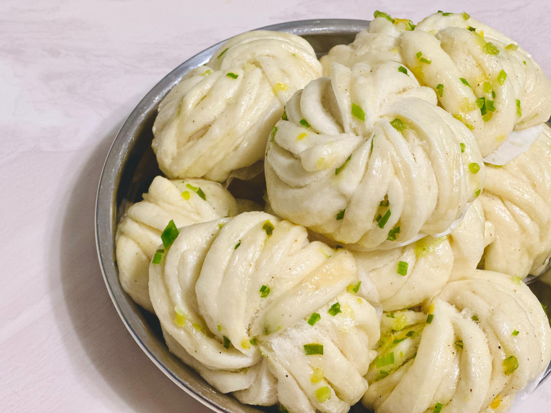 简单易做葱油花卷，一个接一个(附详细视频)