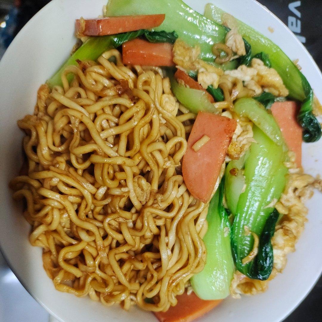 秒杀路边摊的炒方便面