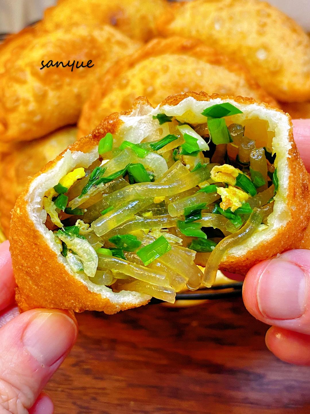 饺子第101种吃法 油炸黄金菜饺 焦香酥脆 凉了柔软劲道 附细节视频