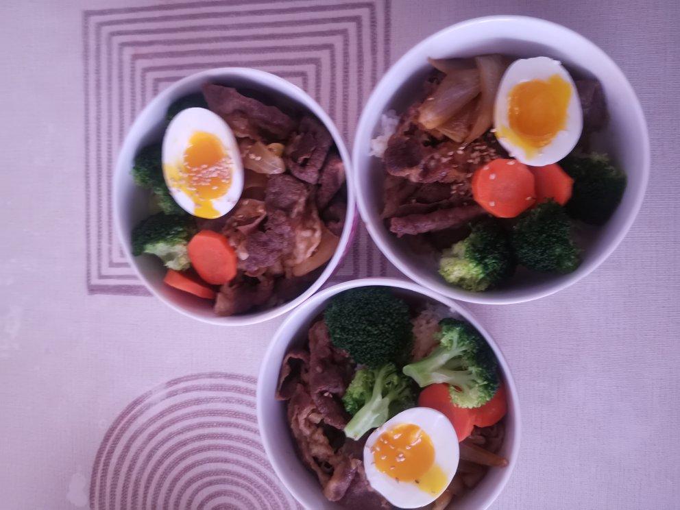 “吉野家”肥牛饭