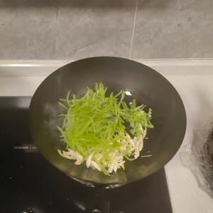 莴苣笋蛋汤的做法 步骤2