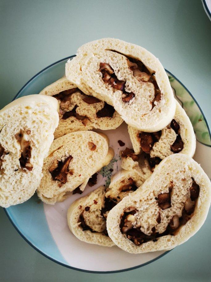 核桃红枣芝麻包子卷(懒龙)