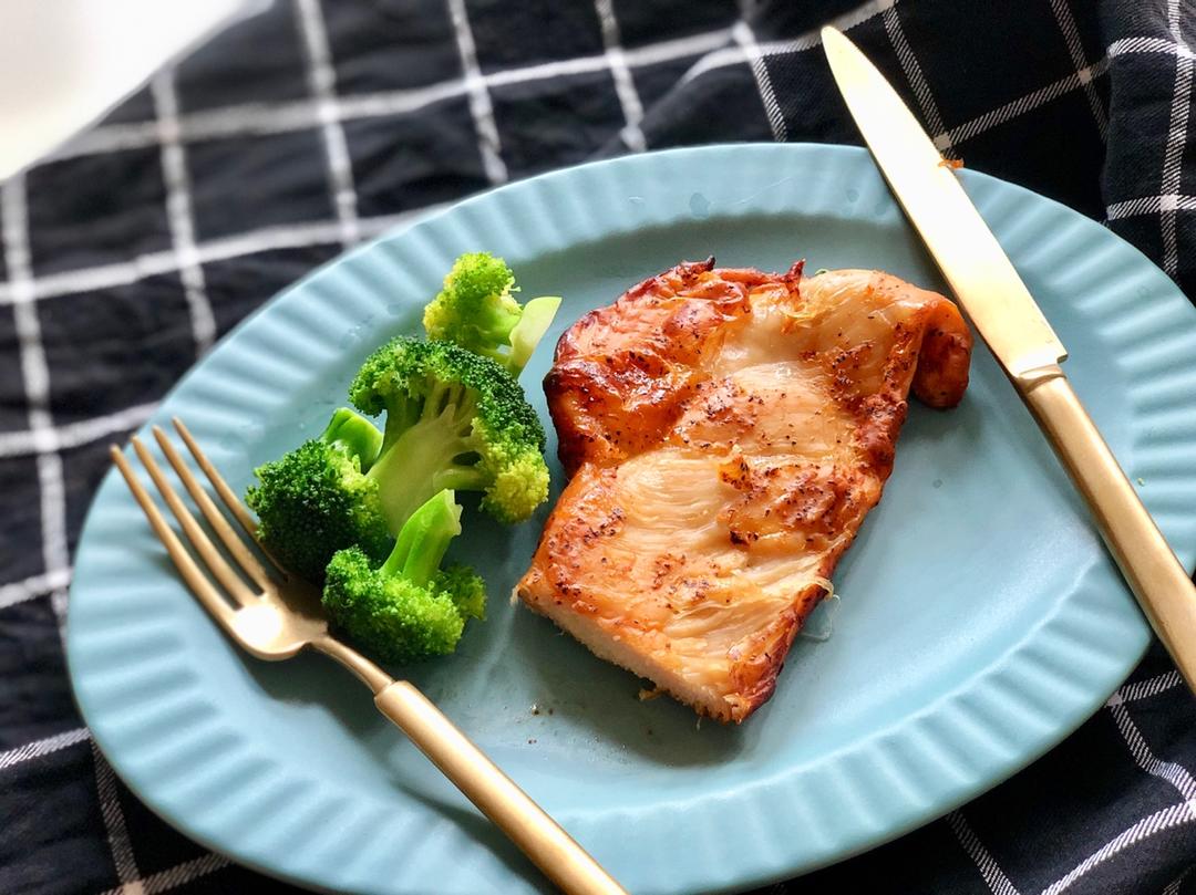 无油低脂烤鸡胸肉（减肥版）