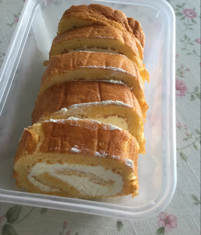 戚风奶油蛋糕卷