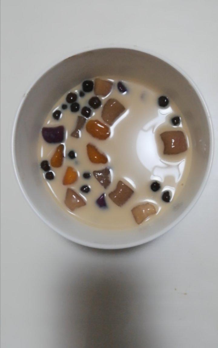 开满樱花的地方做的珍珠芋圆奶茶