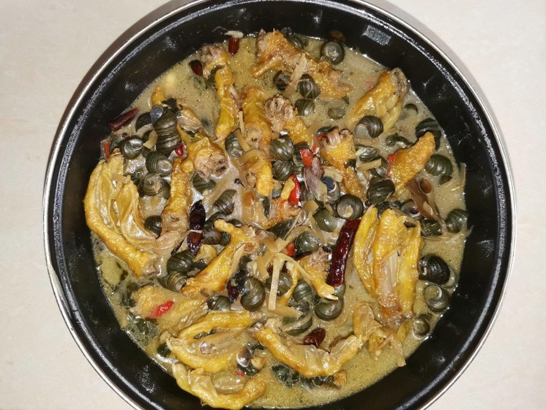 鸭脚（带皮）田螺煲