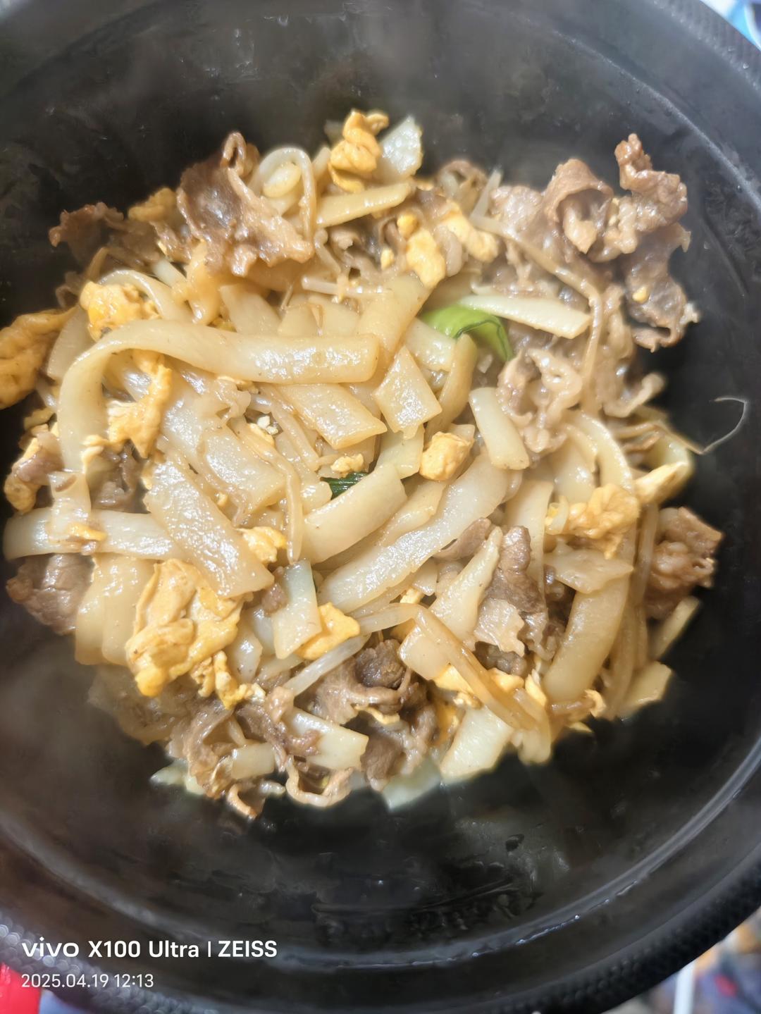 路边摊的炒河粉