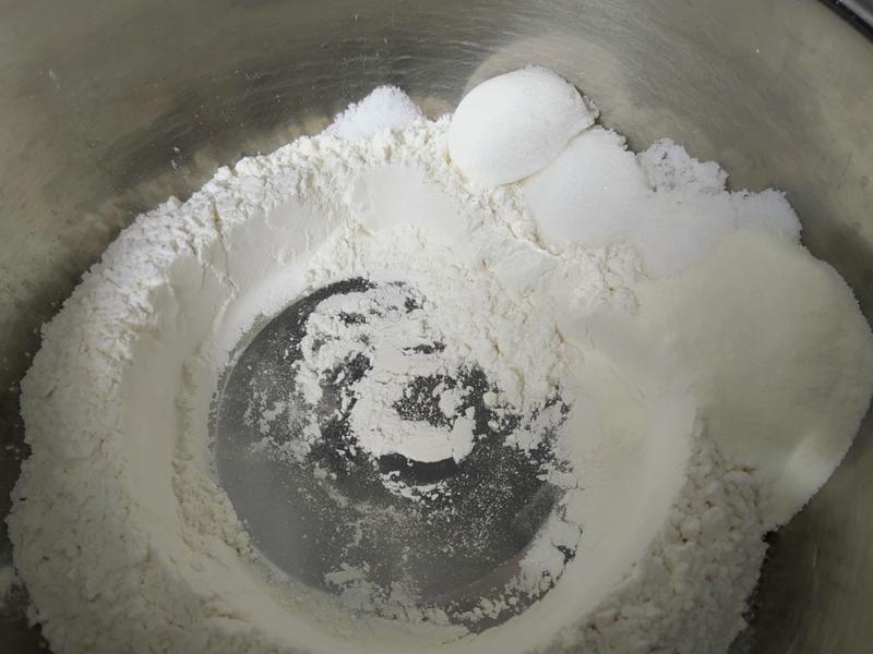 纯奶手撕吐司的做法 步骤1