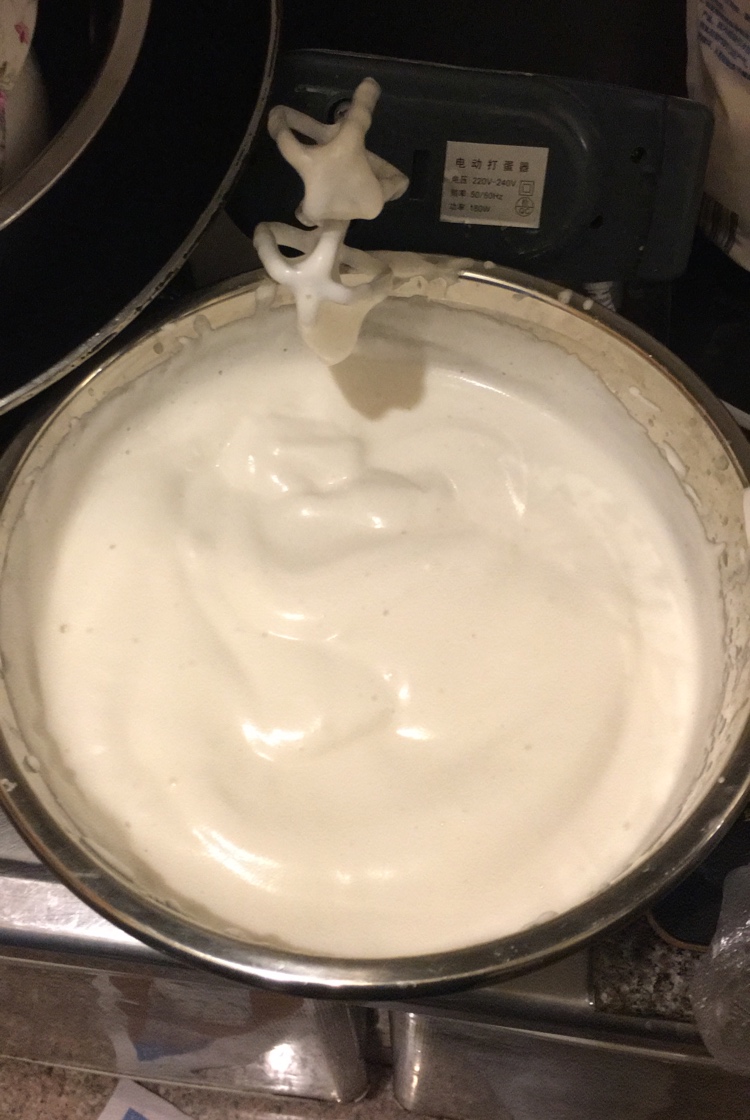用纯牛奶自制淡奶油图片