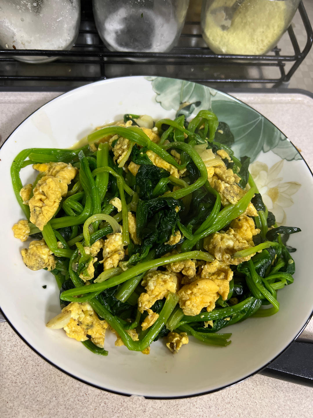 可缓解用眼疲劳的鸡蛋炒菠菜来啦
