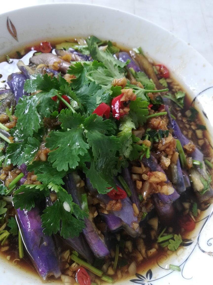 蒸茄子拌皮蛋