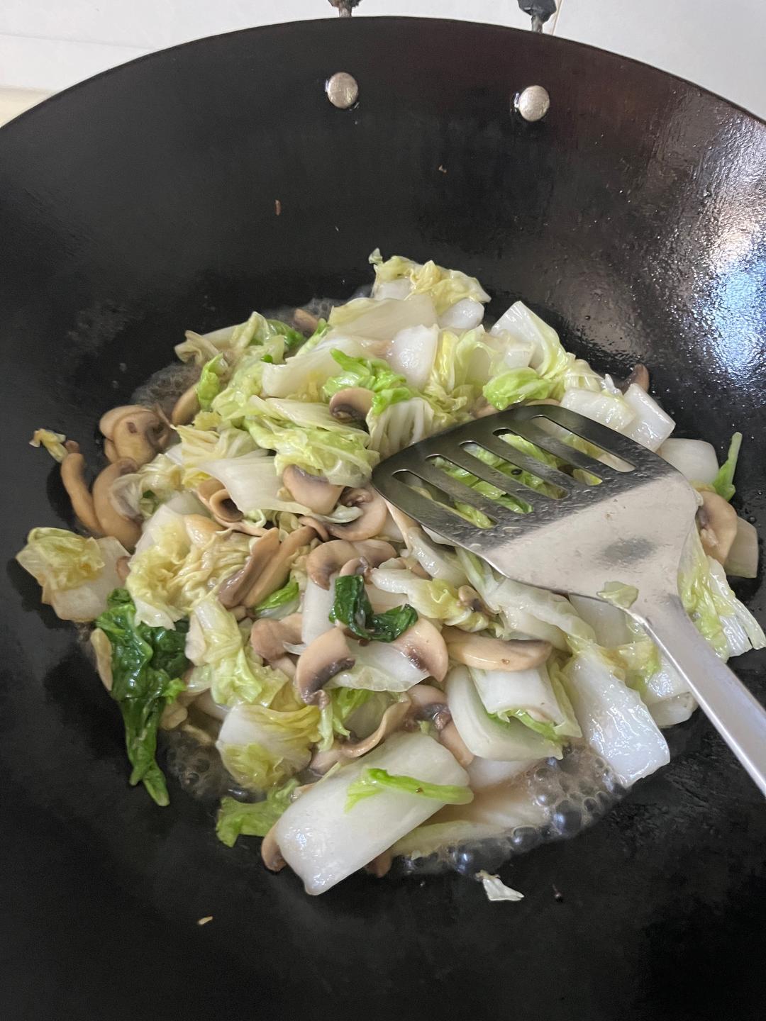 口蘑炒白菜