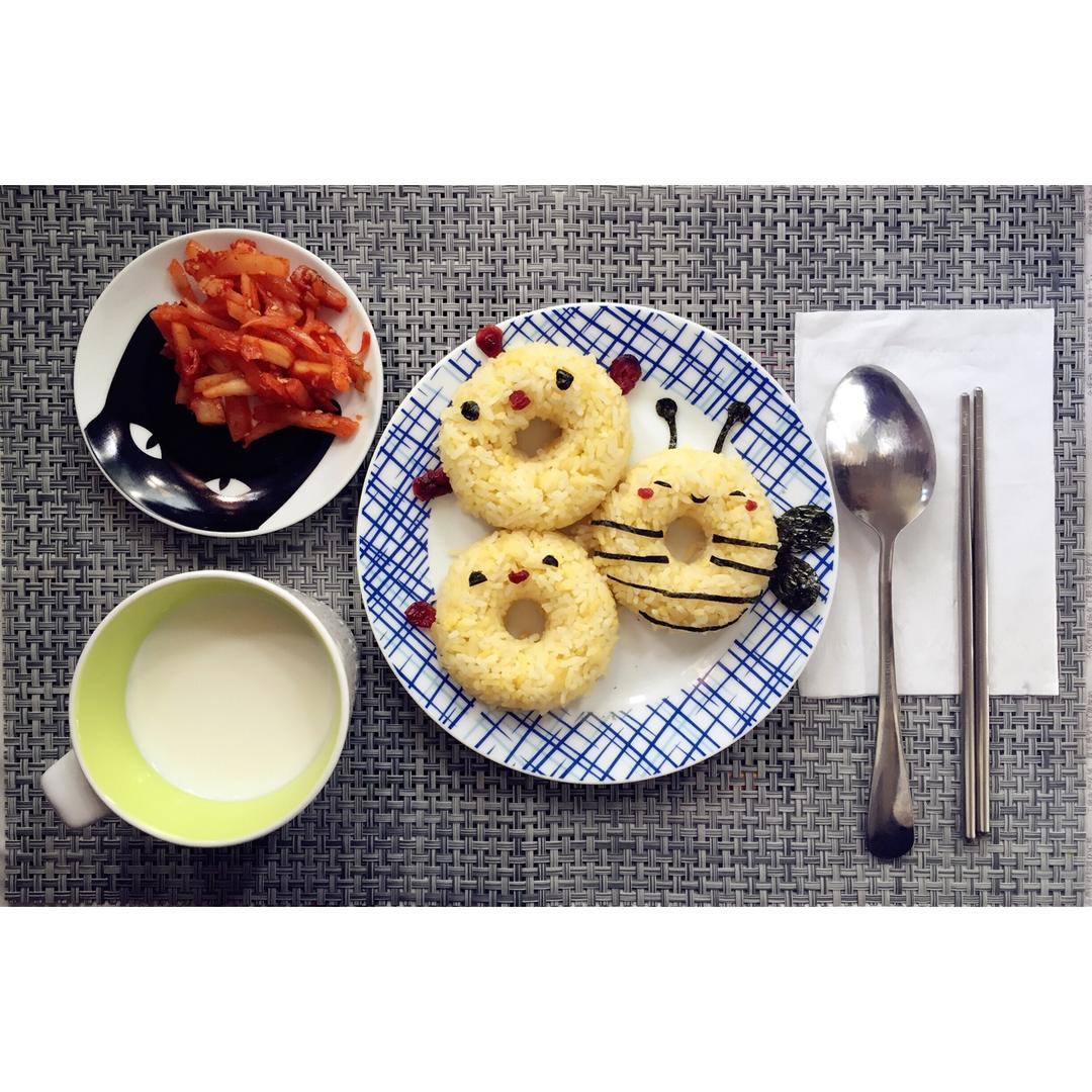 甜甜圈巧做小鸡米饭团