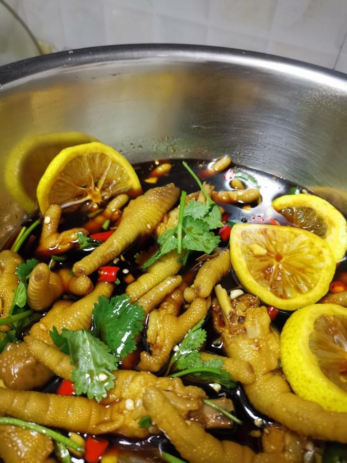 柠檬泡鸡爪