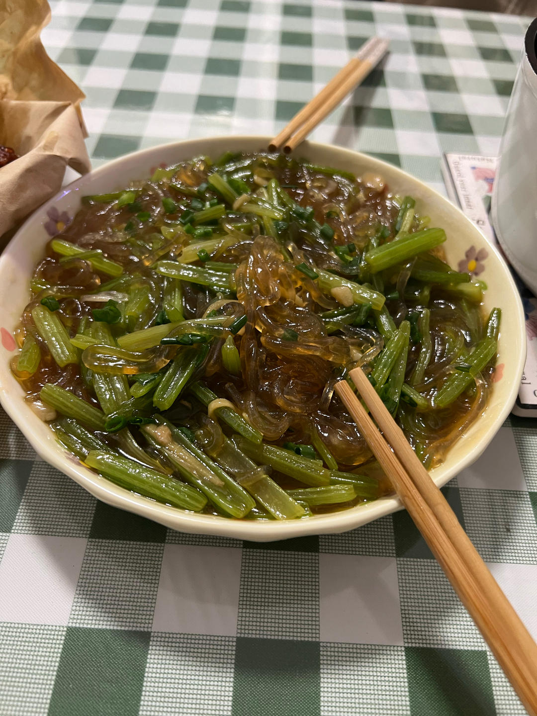芹菜炒粉条(故乡的味道)