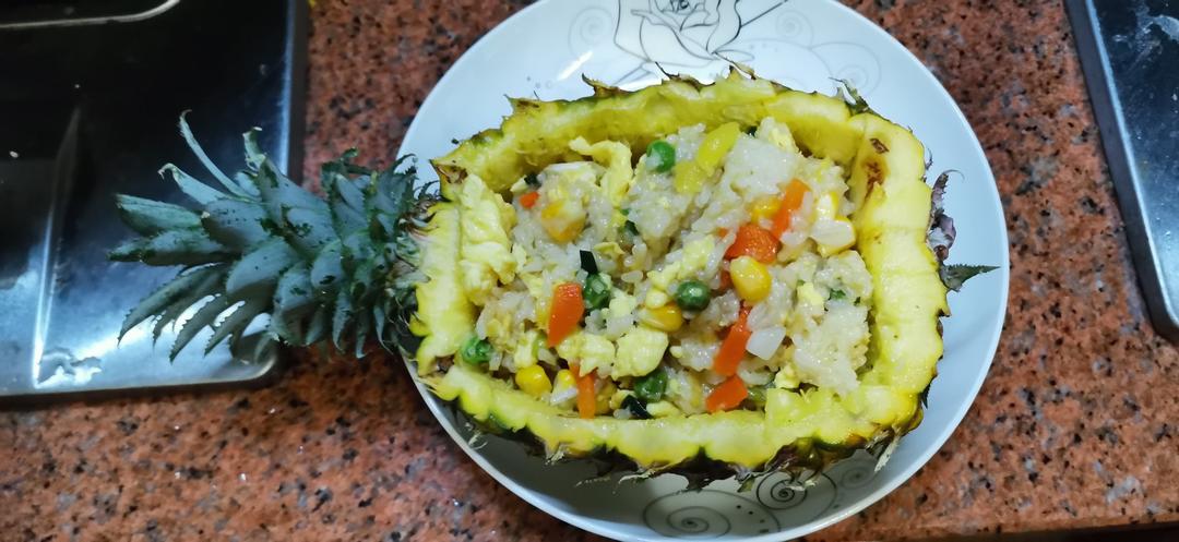 虾仁菠萝炒饭