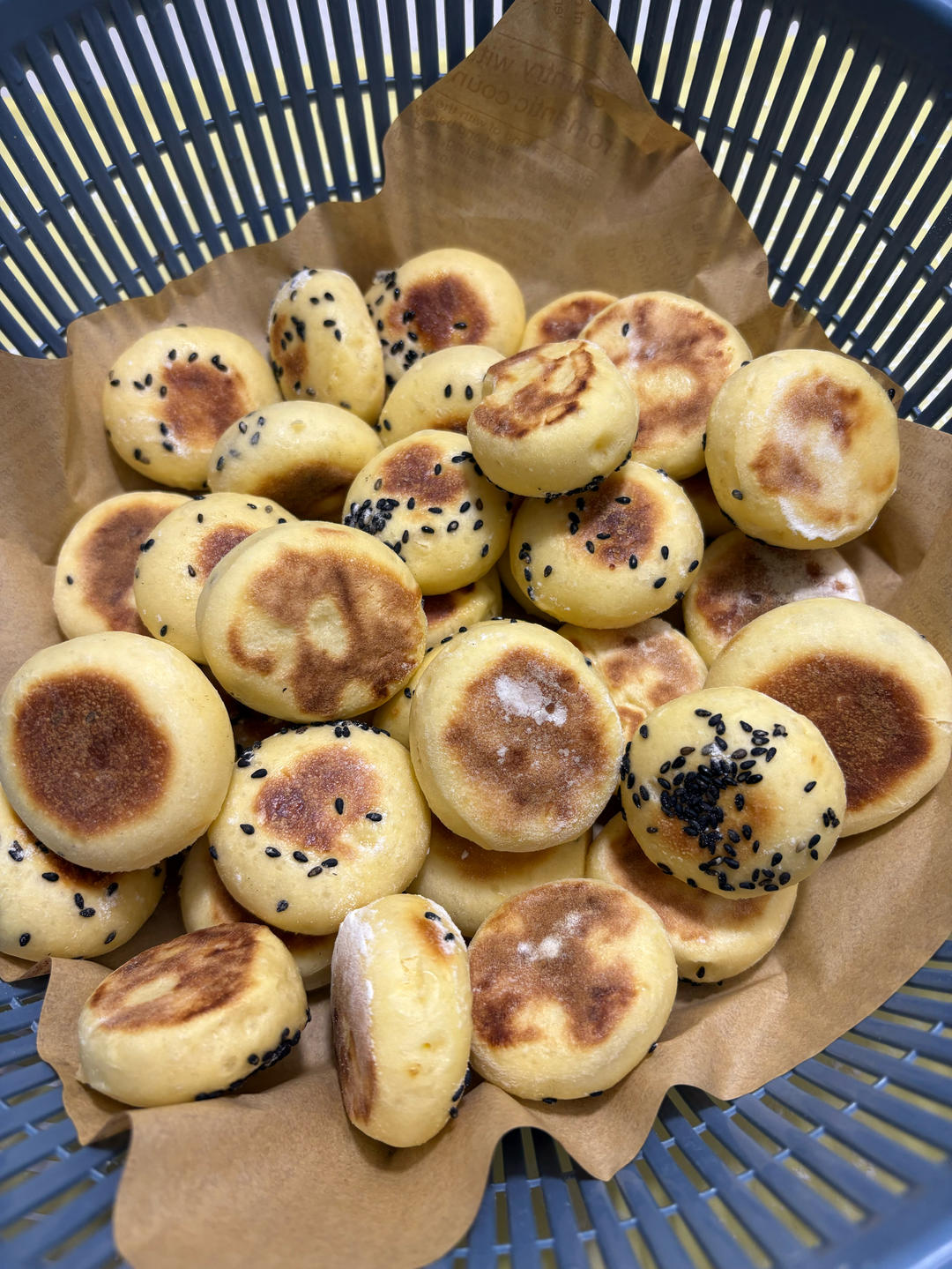 好吃好看简单易学的香葱火腿肠发面小饼