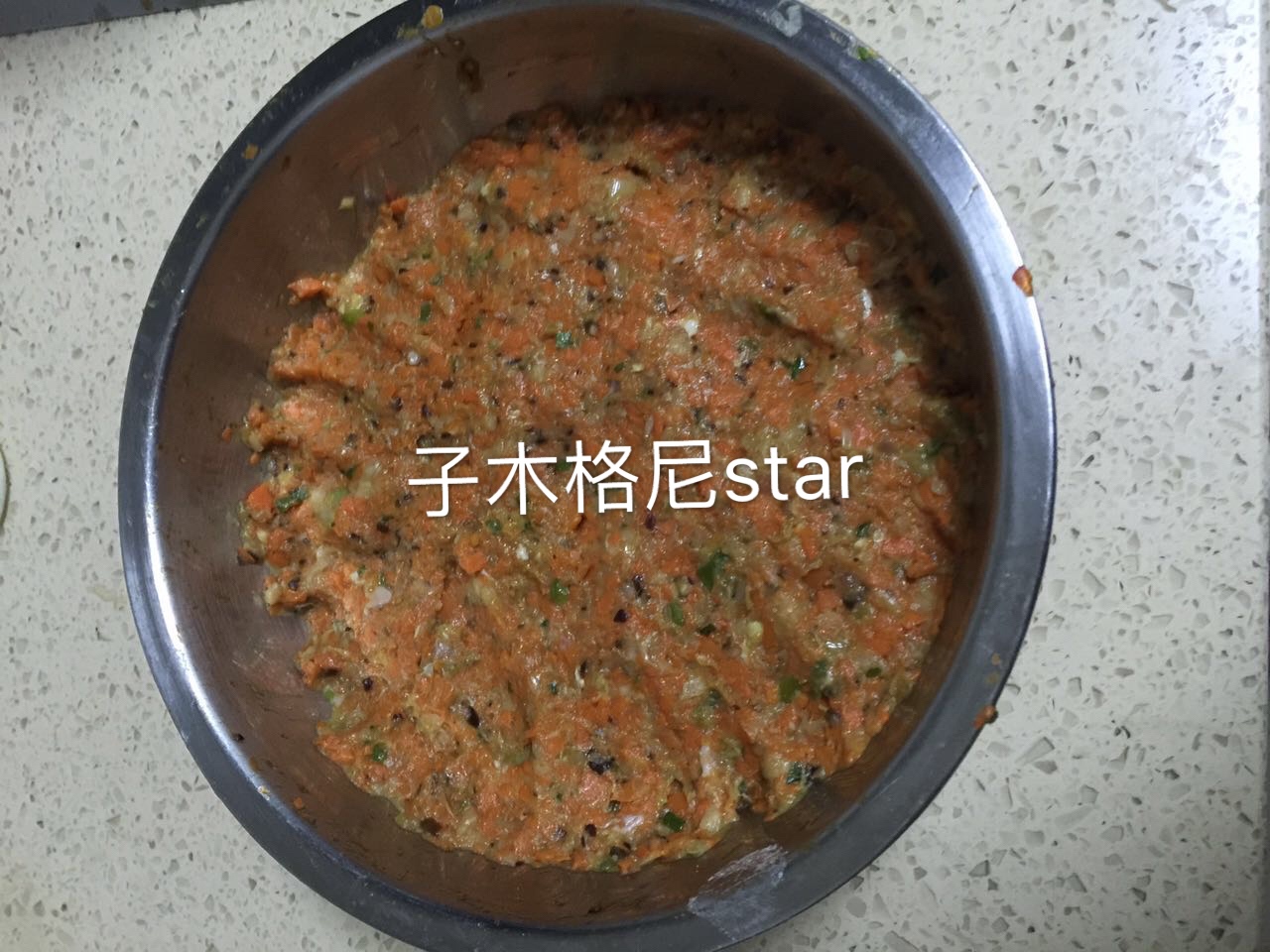 妈妈牌秘制香菇胡萝卜猪肉饺子的做法 步骤8