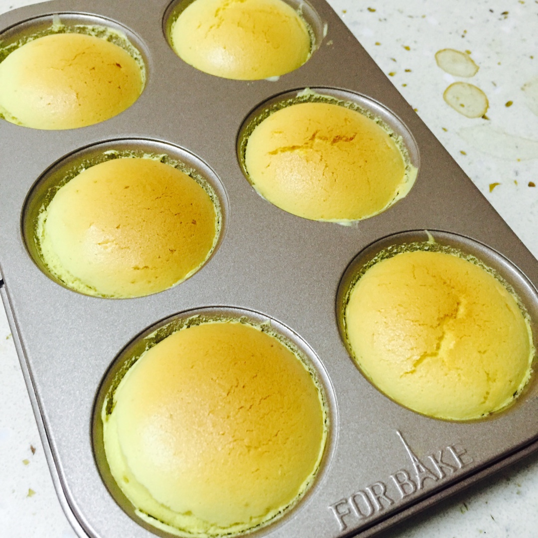 消耗淡奶油之作——淡奶油小蛋糕