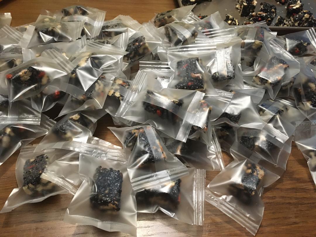 养生芝麻核桃糕的做法