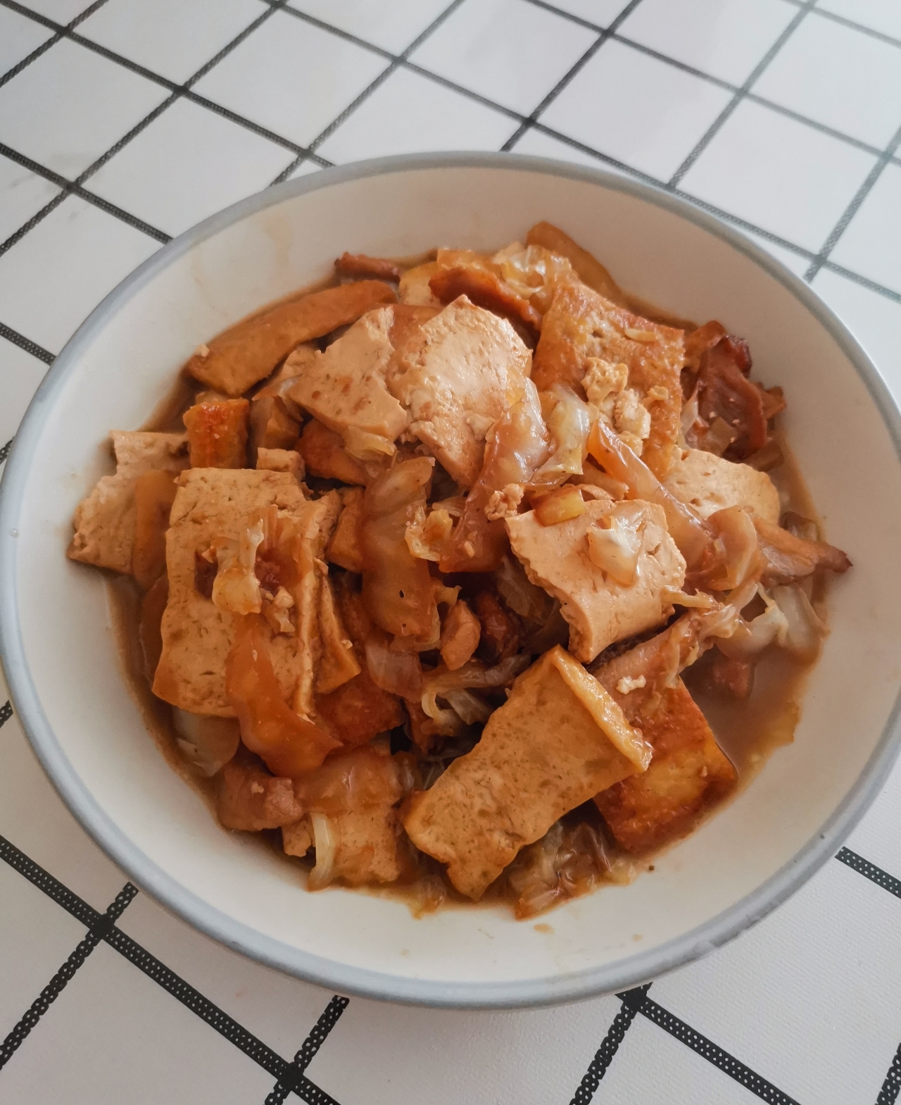 白菜豆腐炖五花肉的做法
