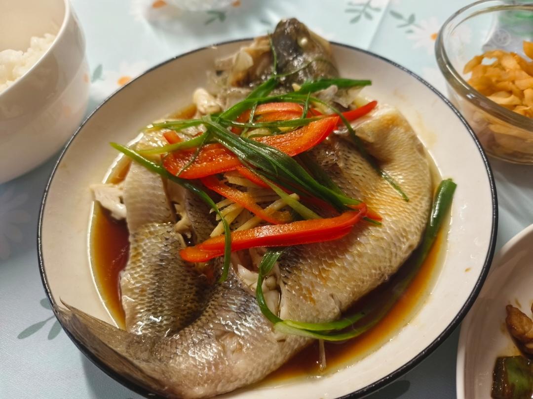 10分钟做 清蒸鲈鱼 （附切鱼图解）