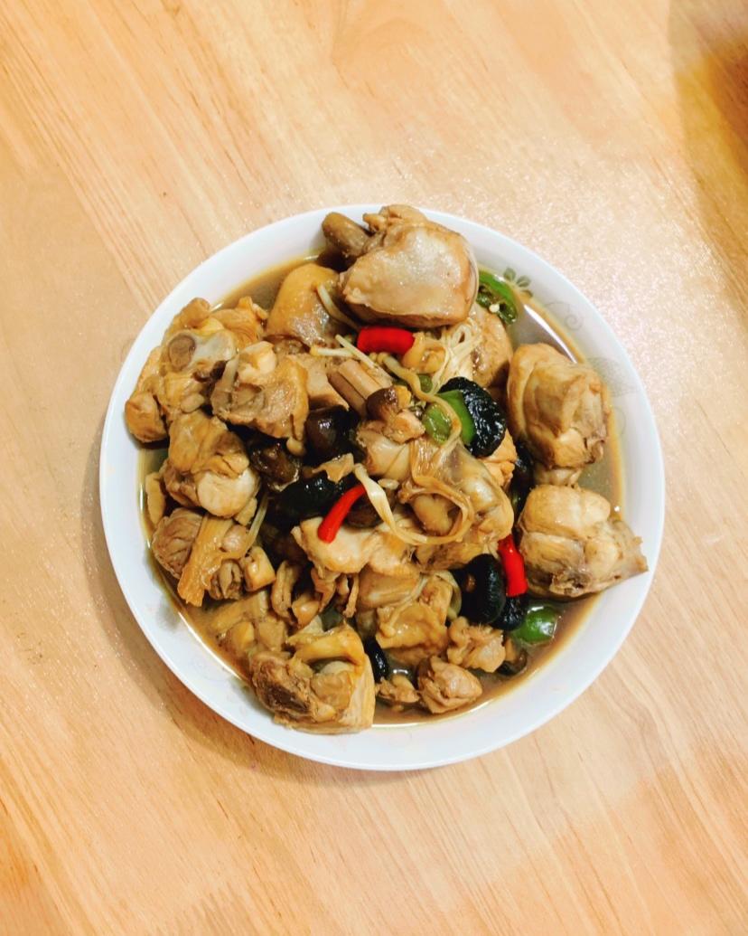 黄焖鸡（和杨铭宇一个味）