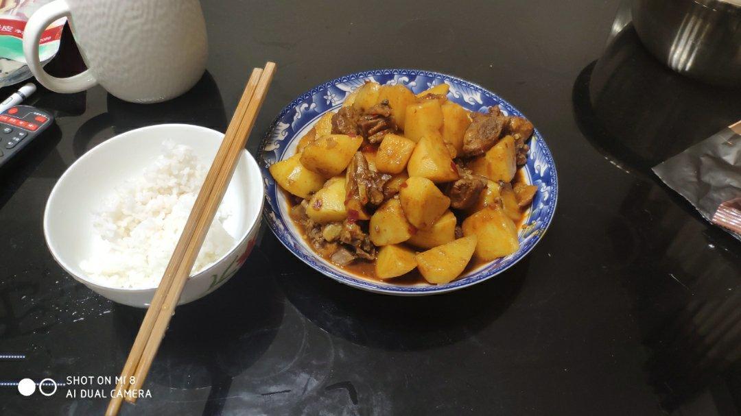 川味土豆烧排骨