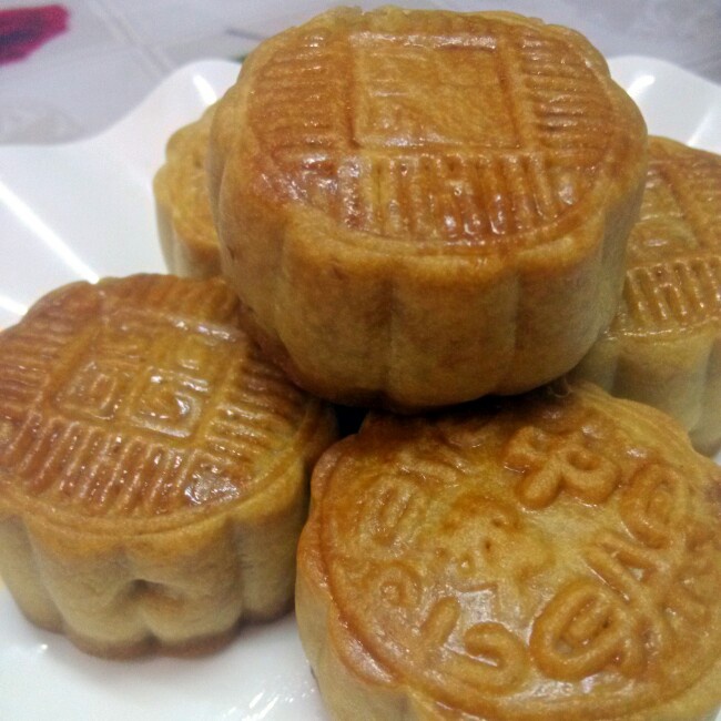 广式月饼——蛋黄莲蓉月饼