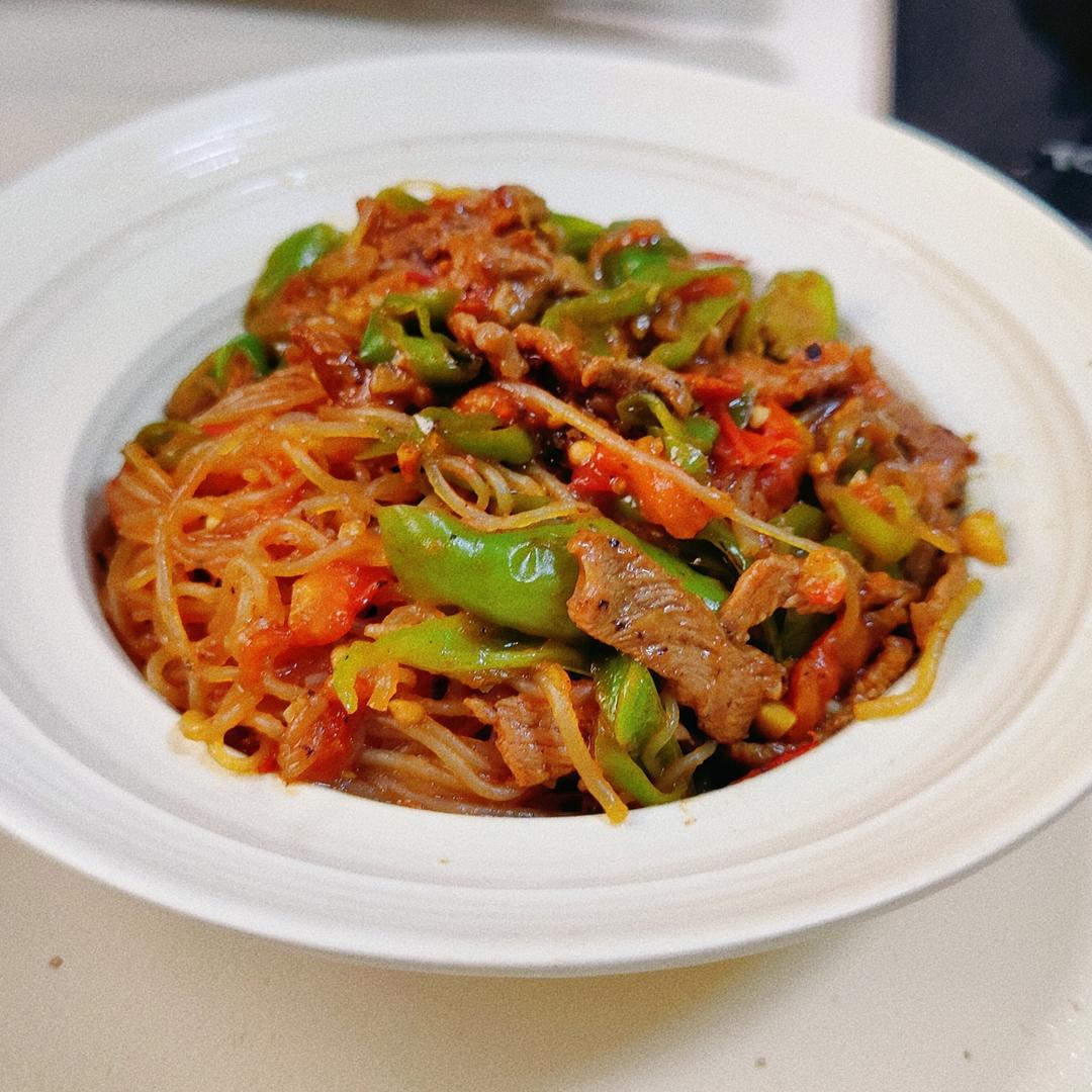 青椒番茄牛肉炒粉丝（魔芋粉版）