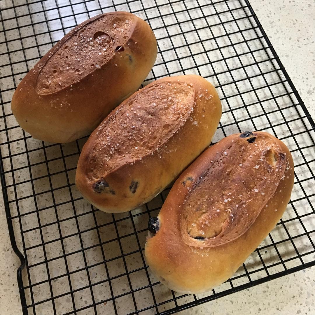 葡萄软欧（仿原麦山丘）Milk flavored bread filled with raisins and butter