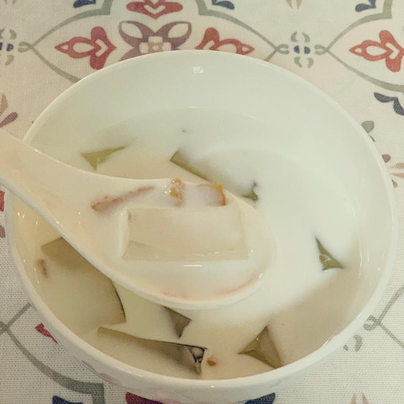 荔枝芒果椰汁牛奶冰粉西米露