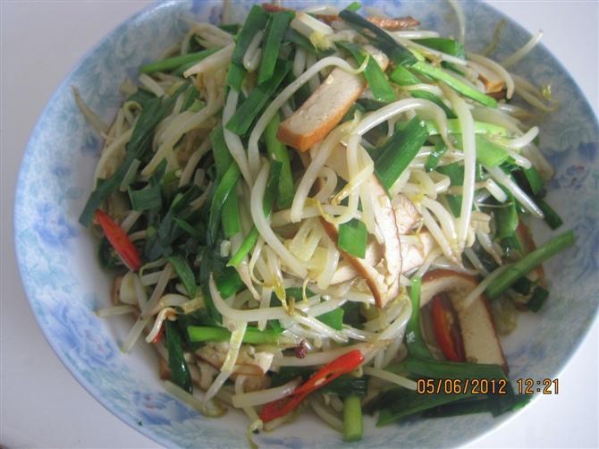 绿豆芽韭菜炒熏干