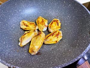 超级下饭💯油腐乳鸡翅炒年糕的做法 步骤4