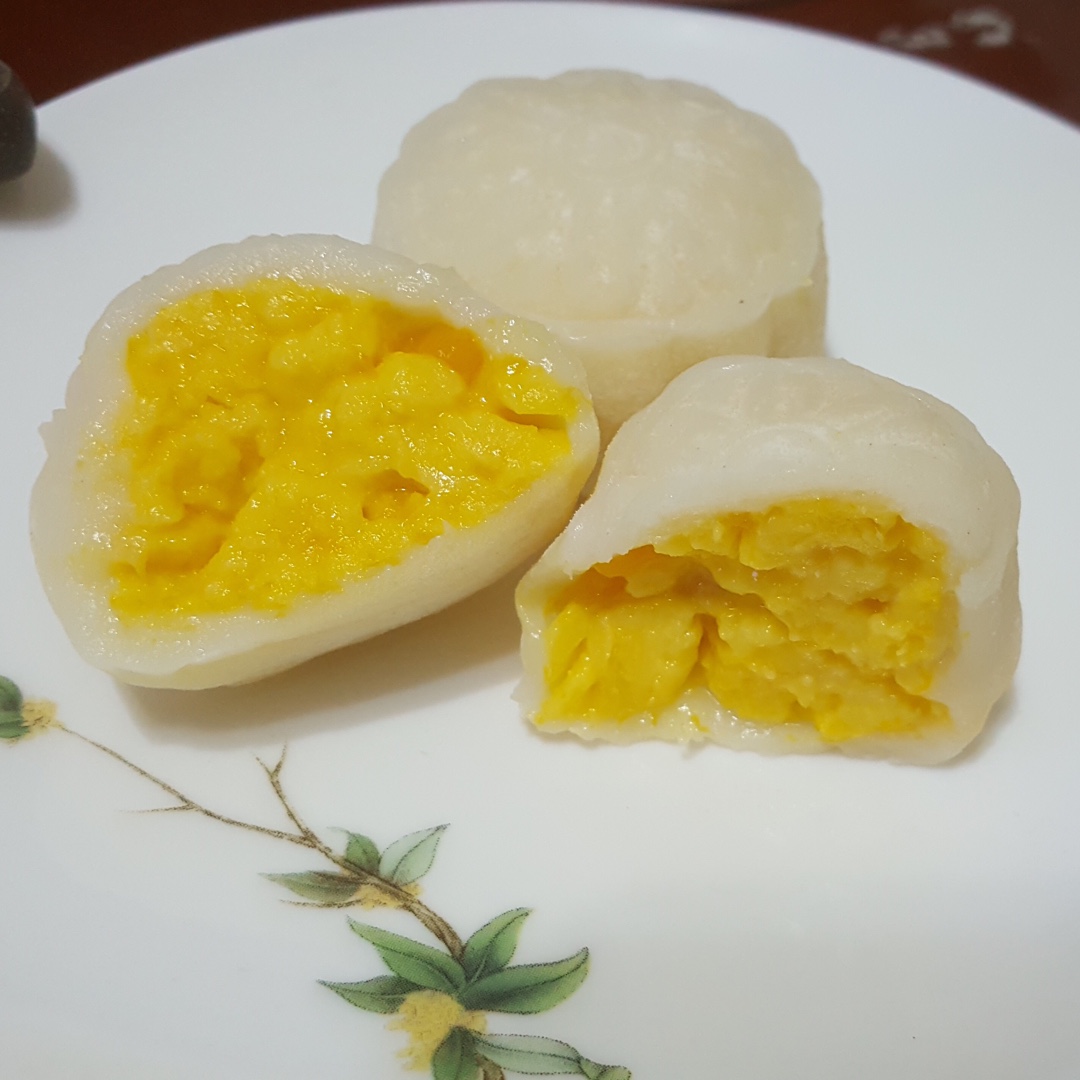 芒果芝士冰皮月饼