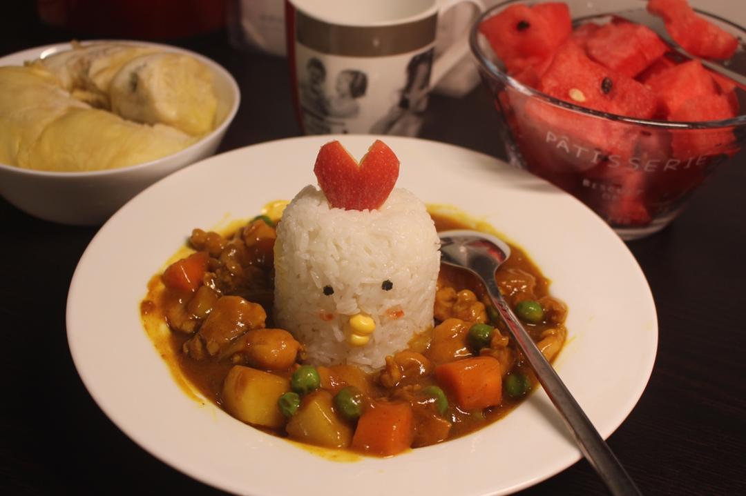 人见人爱花见花开🐤         三只小鸡日式咖喱饭