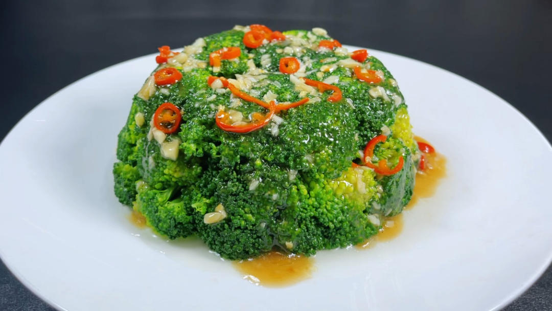 原来饭店的蚝油西兰花这样做，难怪脆嫩入味又好看，技巧全告诉你的做法