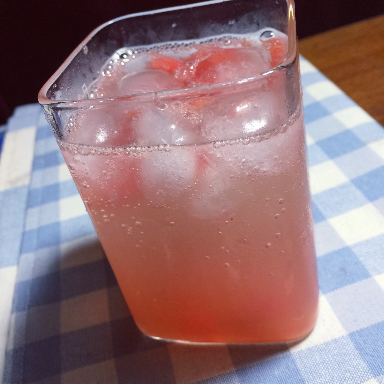 西柚苏打水