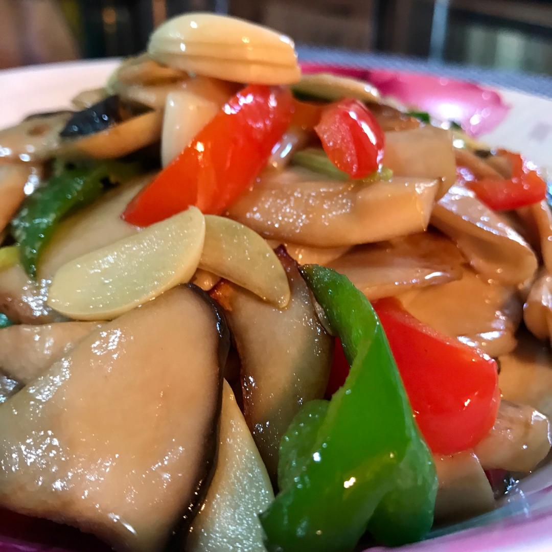 麒羽私厨做的腊八蒜炒杏鲍菇