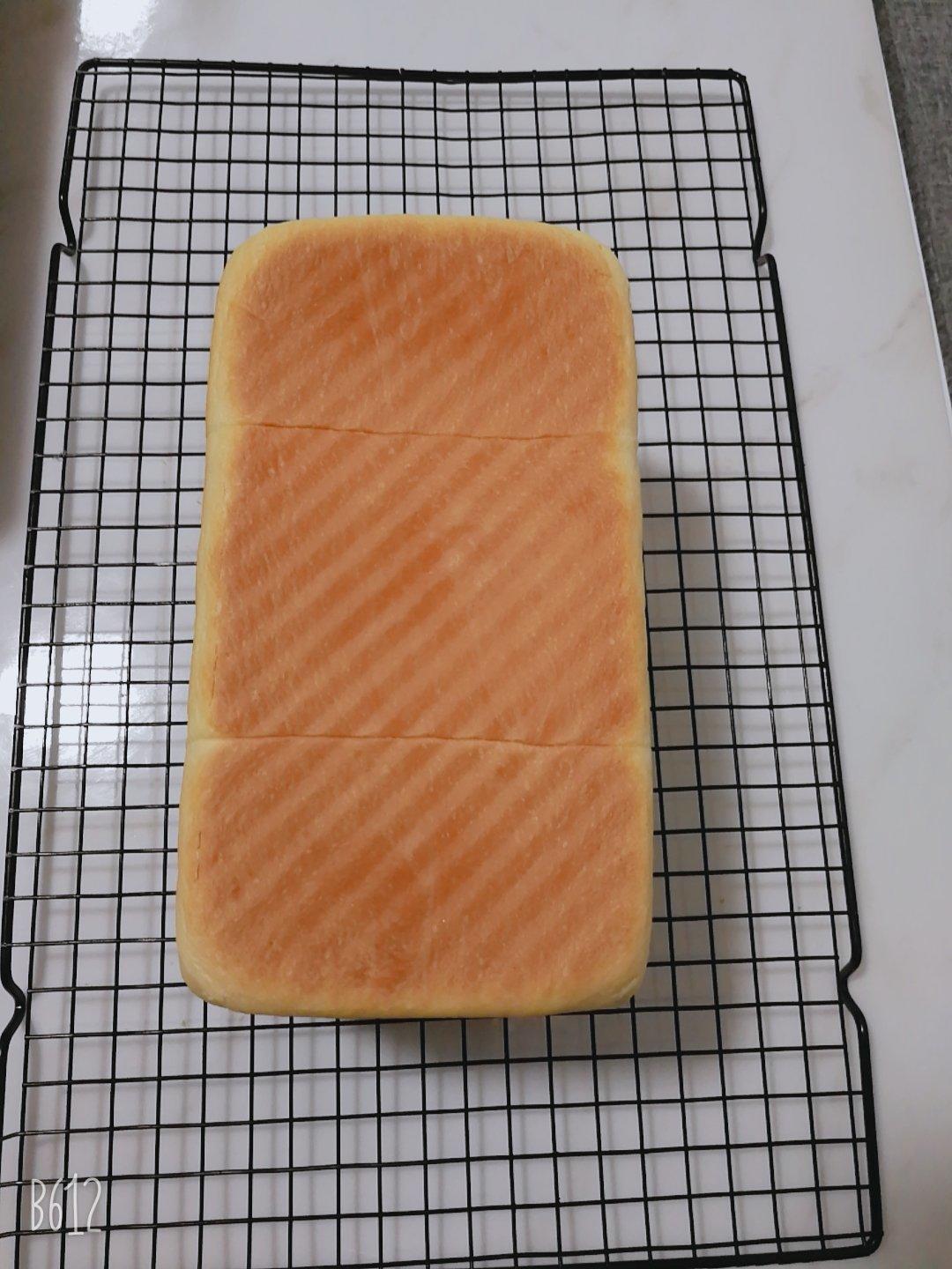 只需一次发酵的超软吐司（附面包机揉手套膜攻略）